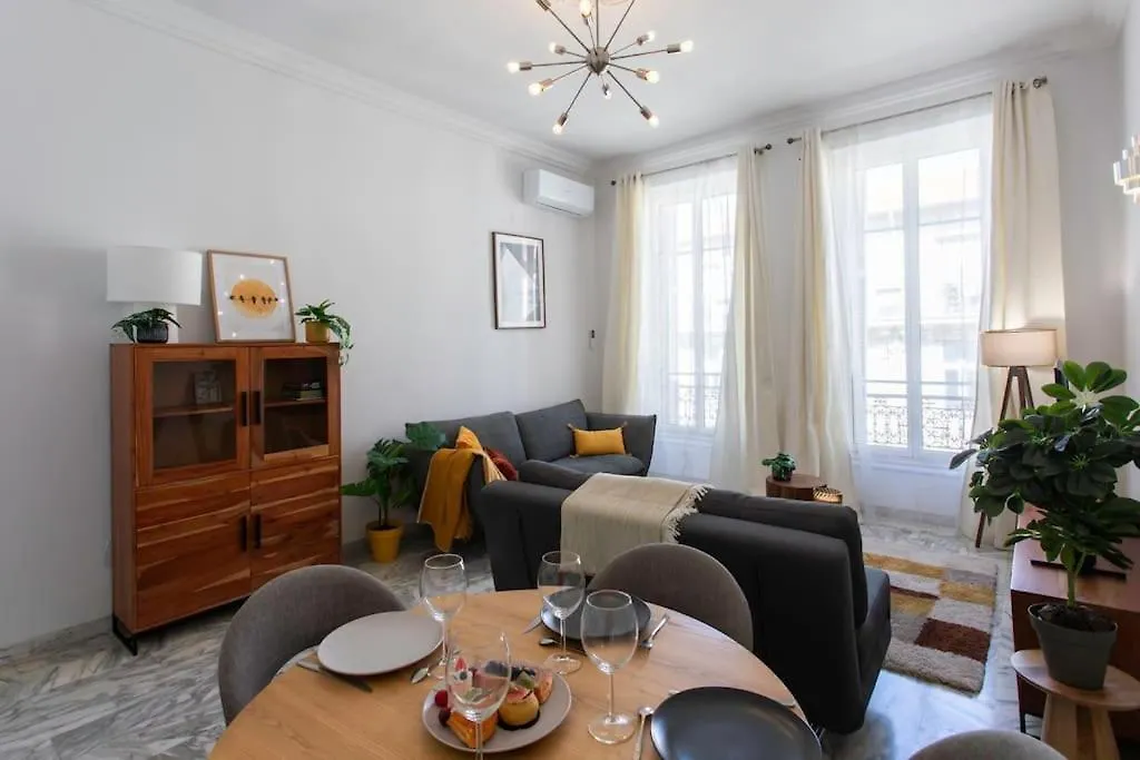 #57 Suite Notre Dame Central Balcony & Ac Nice 0*,  France